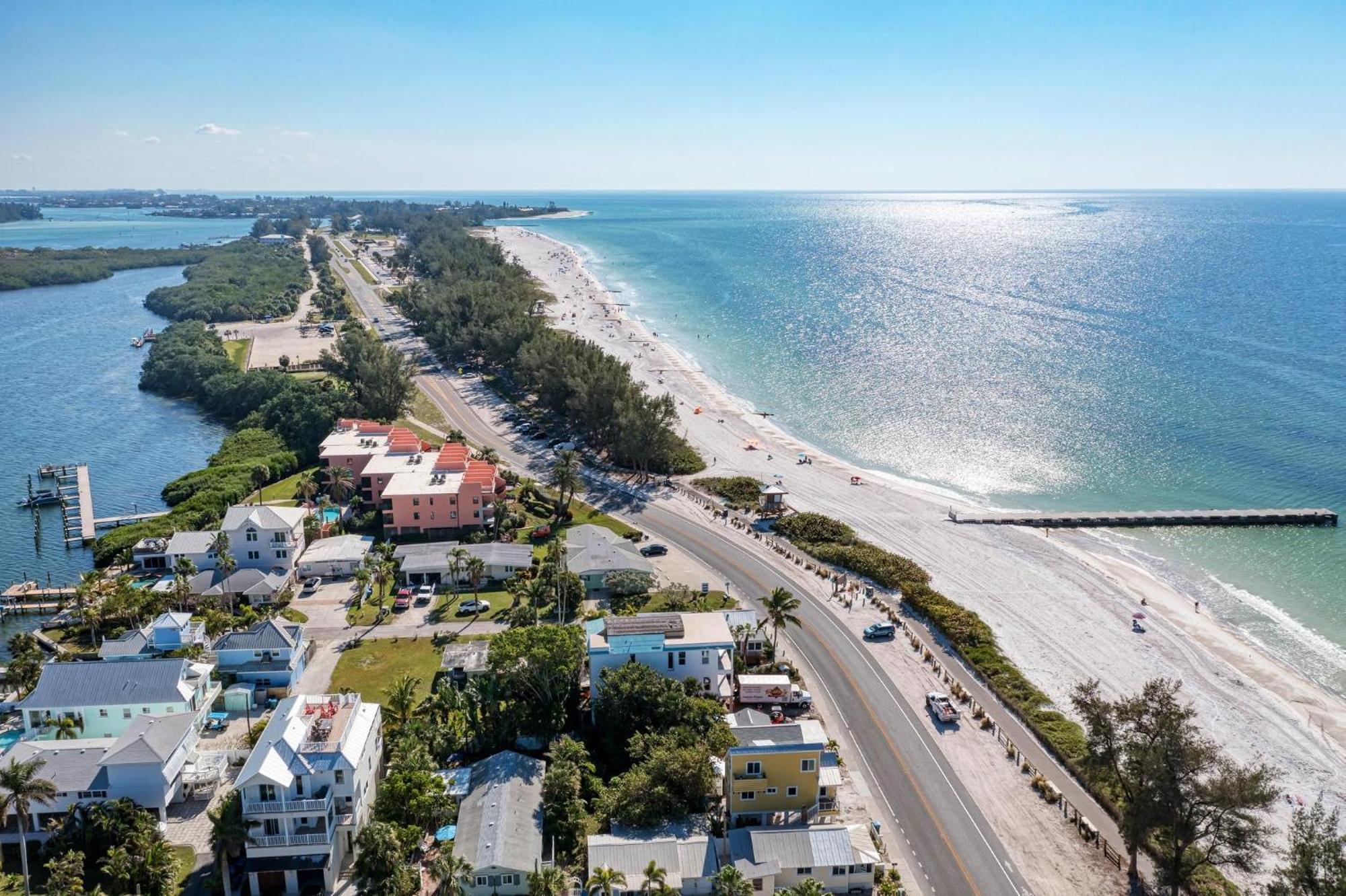 Coquina Tropics-3 Bedrooms- Bathroom-Water Views From Every Room Bradenton Beach Exterior photo