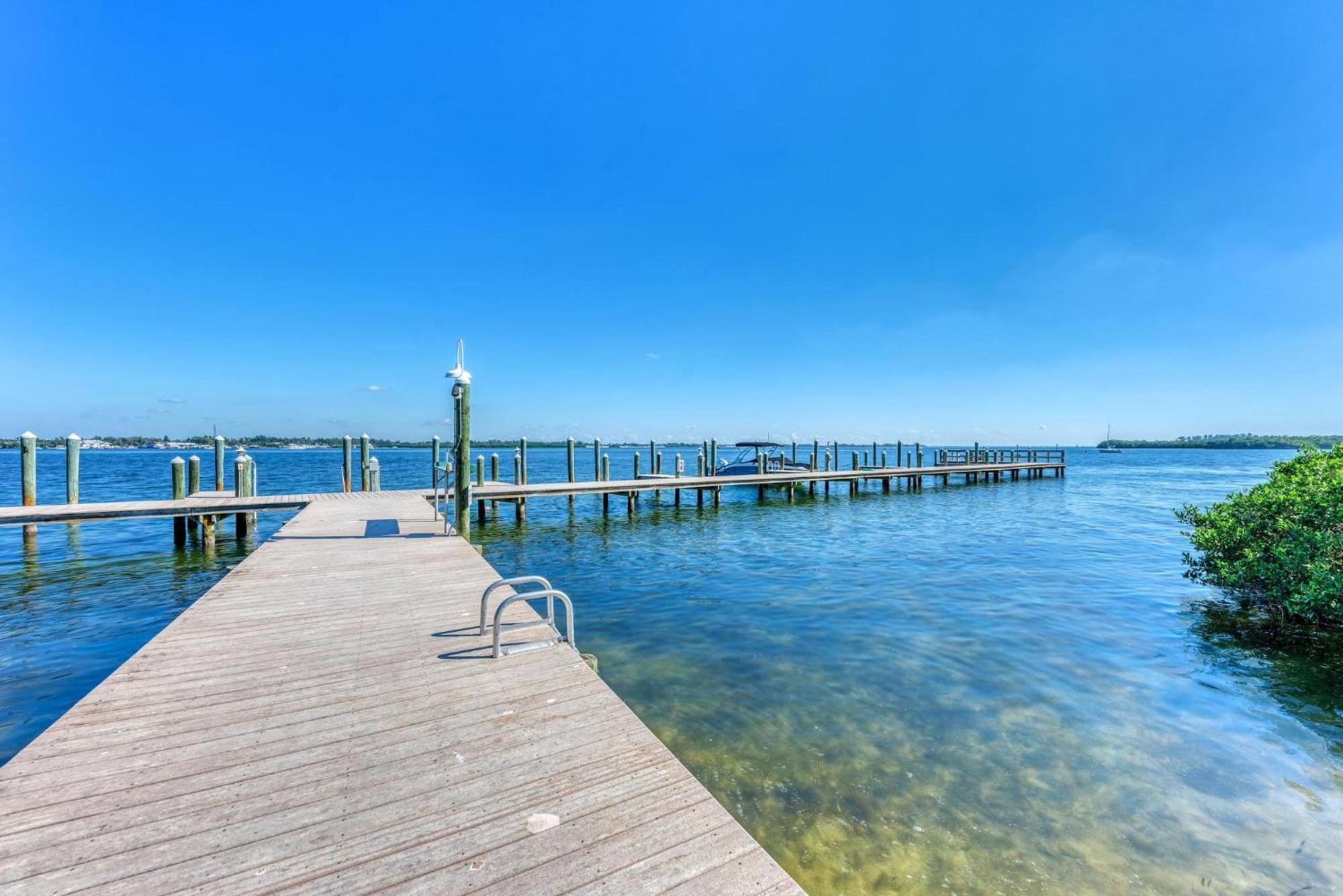 Coquina Tropics-3 Bedrooms- Bathroom-Water Views From Every Room Bradenton Beach Exterior photo