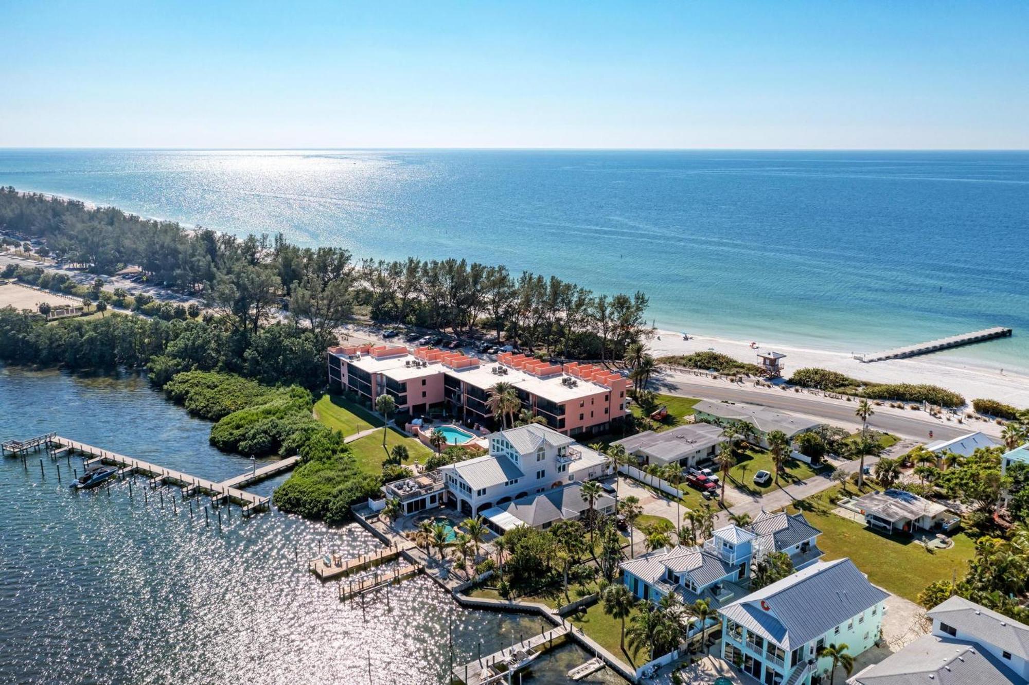 Coquina Tropics-3 Bedrooms- Bathroom-Water Views From Every Room Bradenton Beach Exterior photo