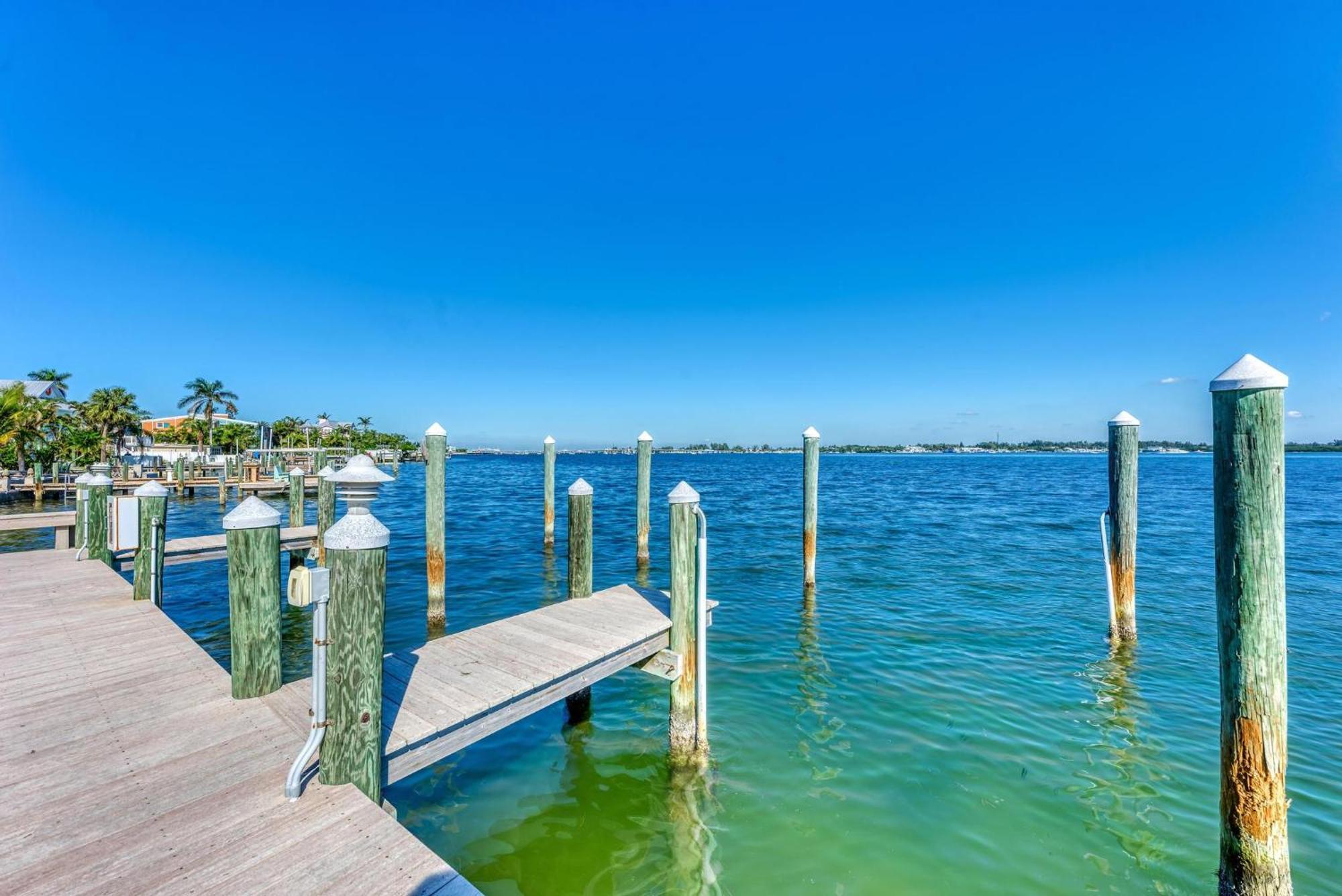 Coquina Tropics-3 Bedrooms- Bathroom-Water Views From Every Room Bradenton Beach Exterior photo