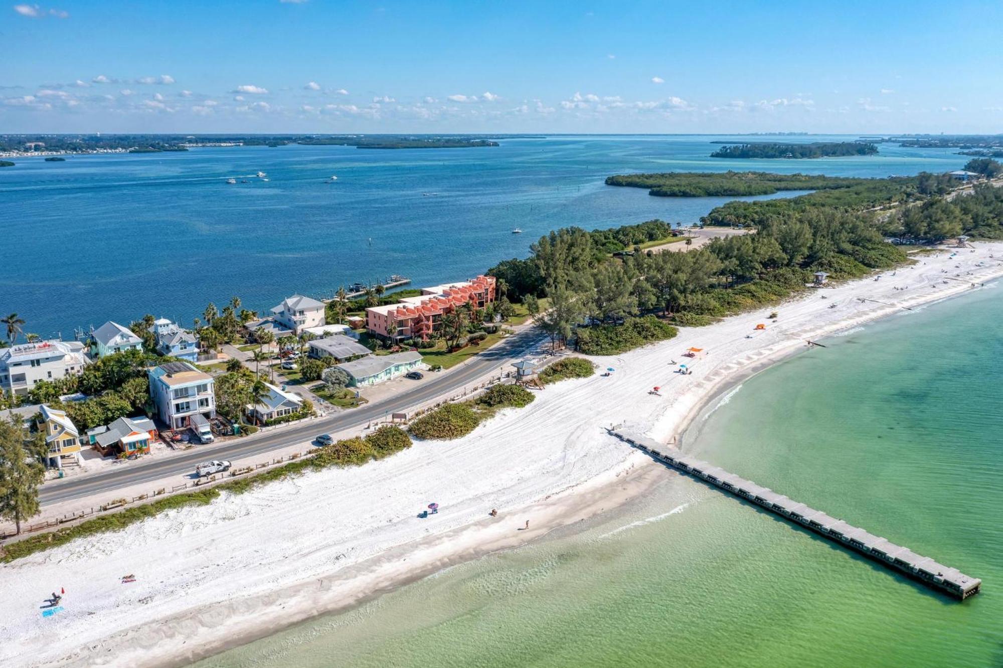 Coquina Tropics-3 Bedrooms- Bathroom-Water Views From Every Room Bradenton Beach Exterior photo