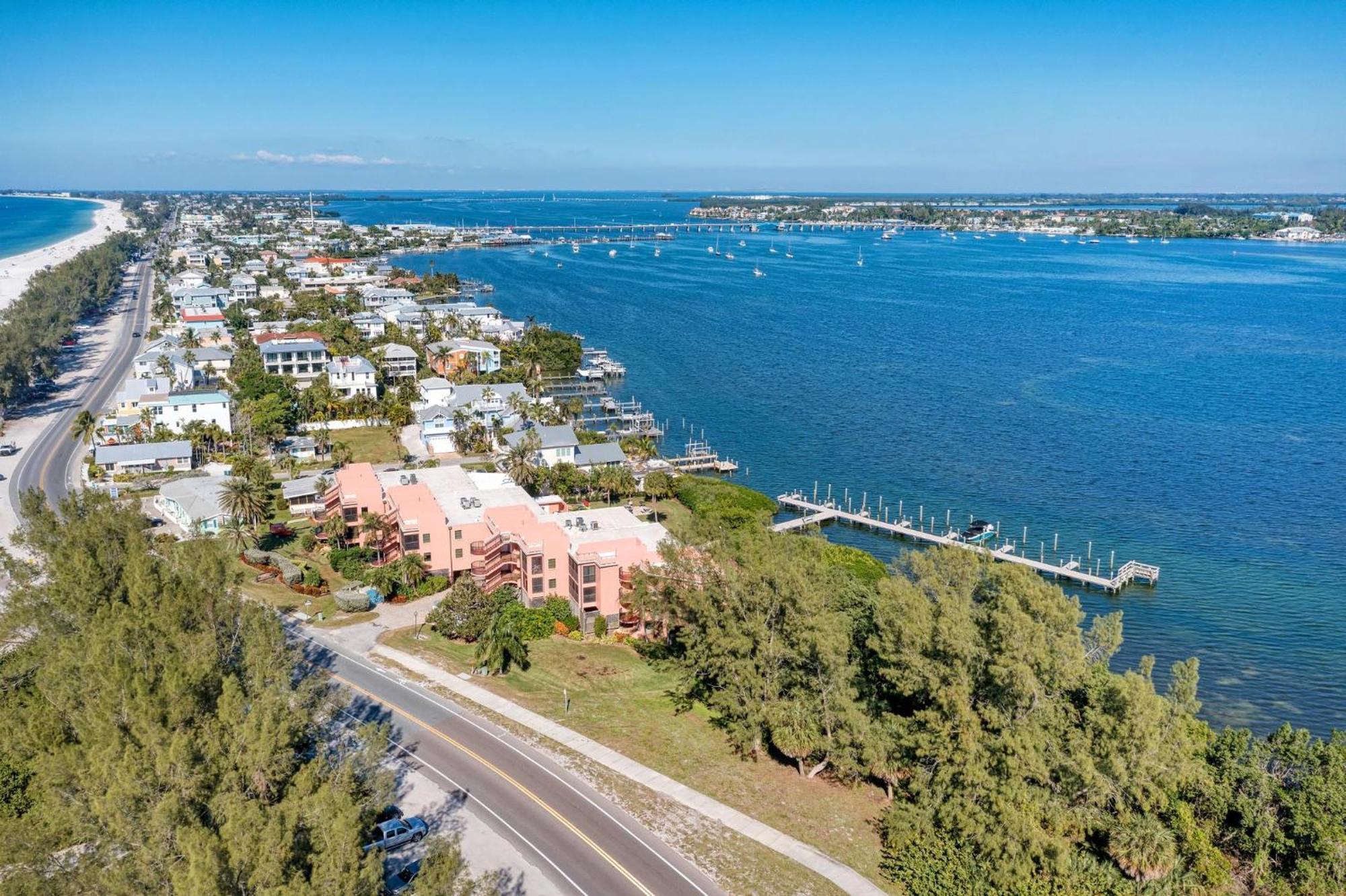 Coquina Tropics-3 Bedrooms- Bathroom-Water Views From Every Room Bradenton Beach Exterior photo