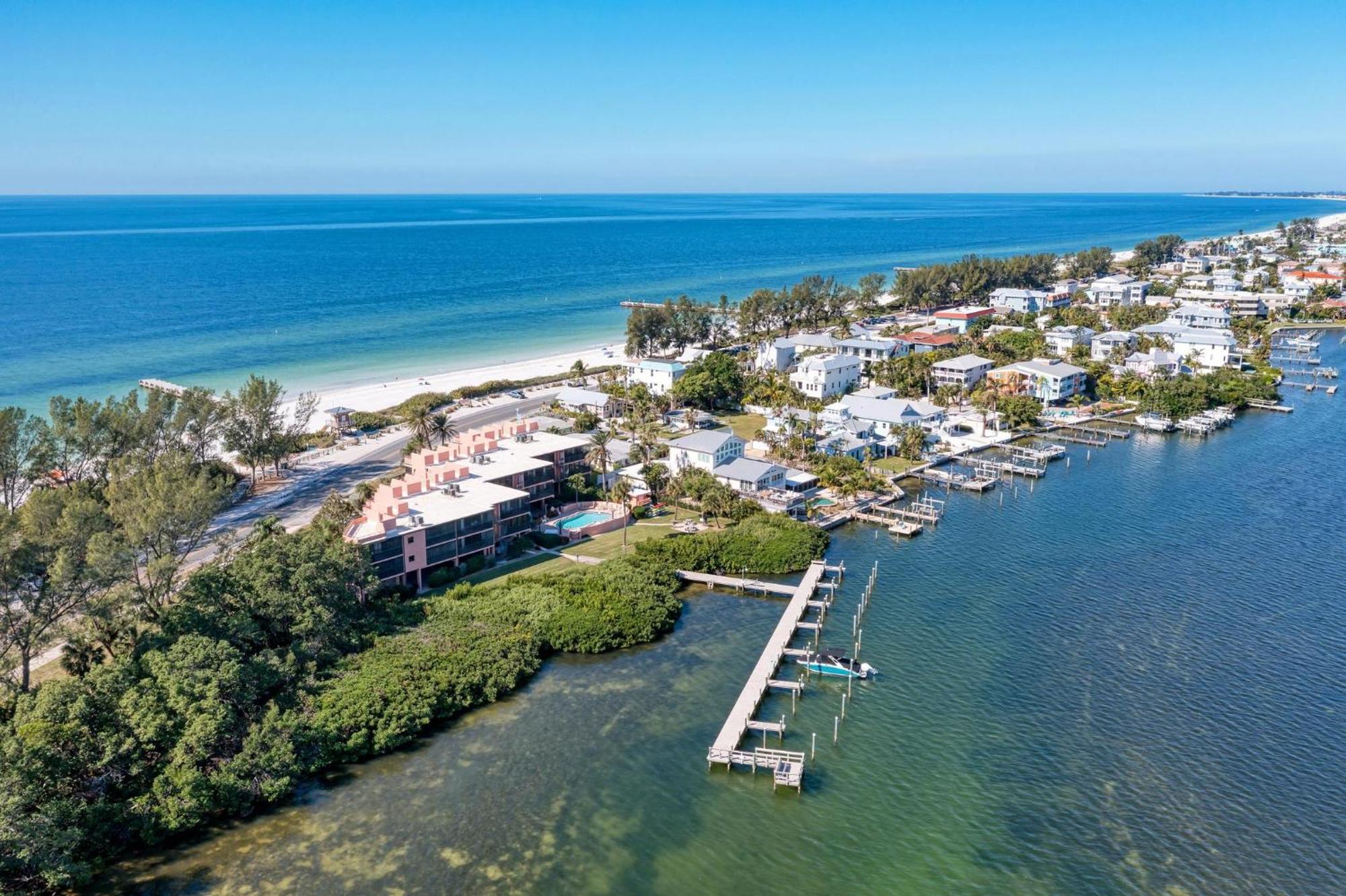 Coquina Tropics-3 Bedrooms- Bathroom-Water Views From Every Room Bradenton Beach Exterior photo